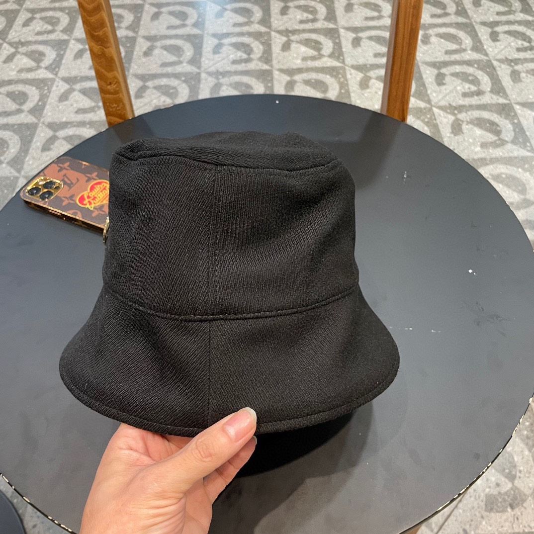 Christian Dior Caps